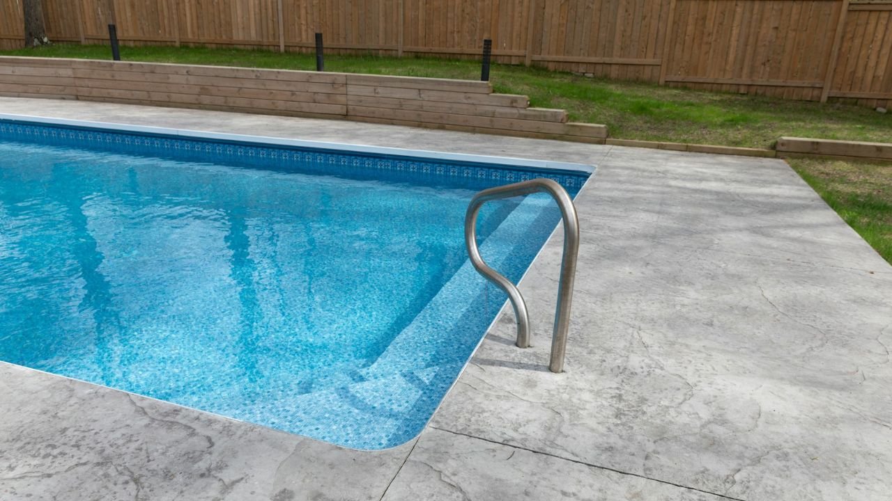 Piscine liner gris clair