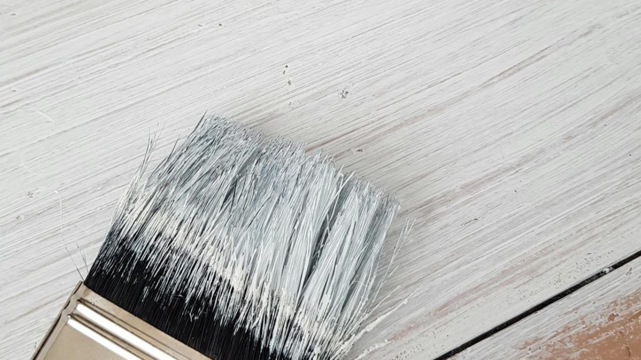 Mettre de l’enduit sur du bois