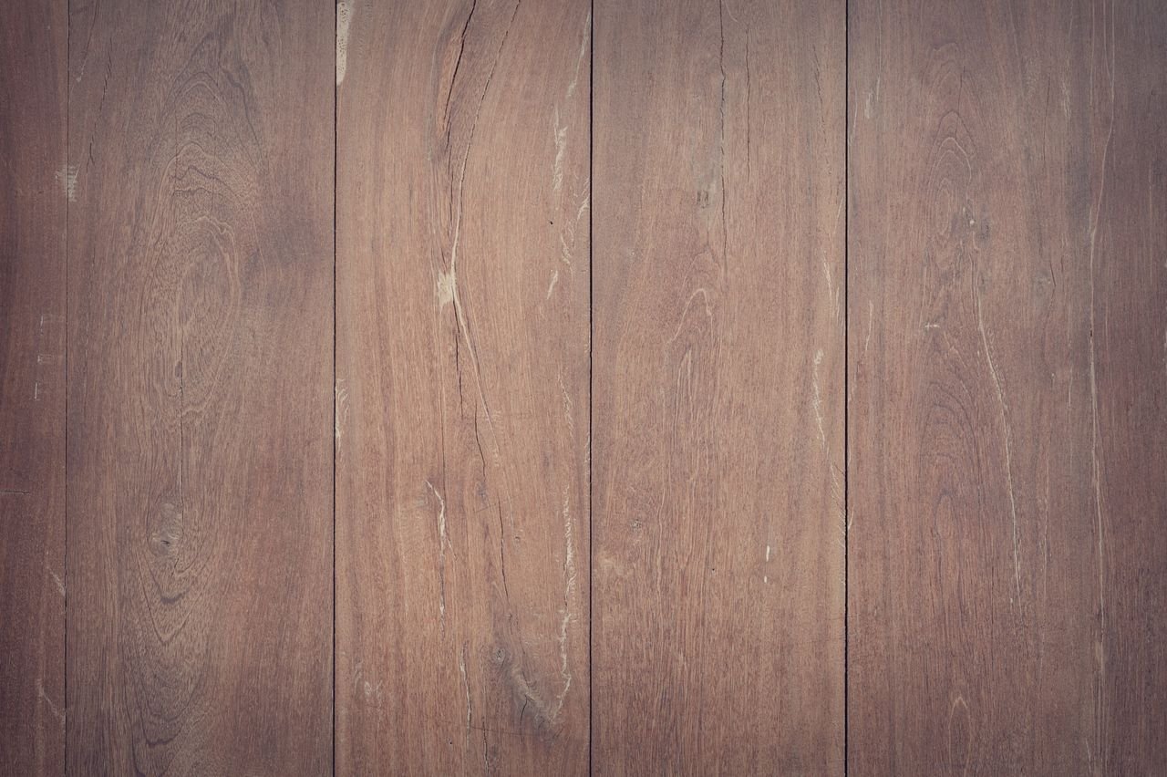 Réparer une rayure sur un parquet stratifié